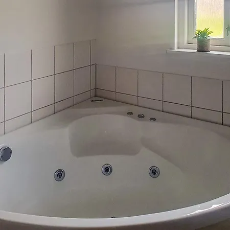 8 Person In Aabenraa-by Traum